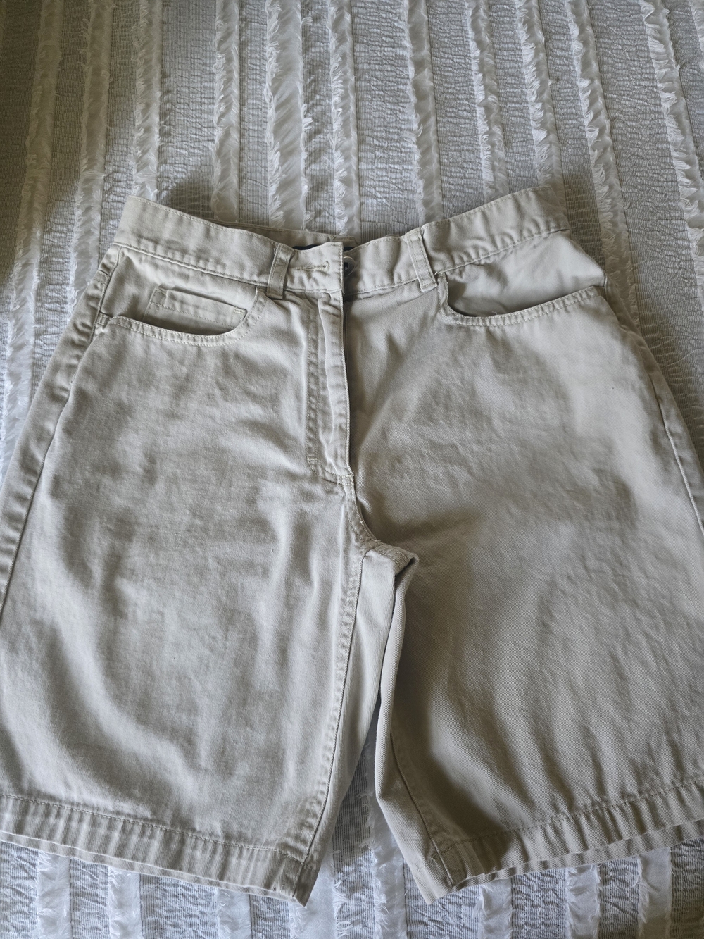 DKNY Cream Bermuda Shorts - Classic High Waist